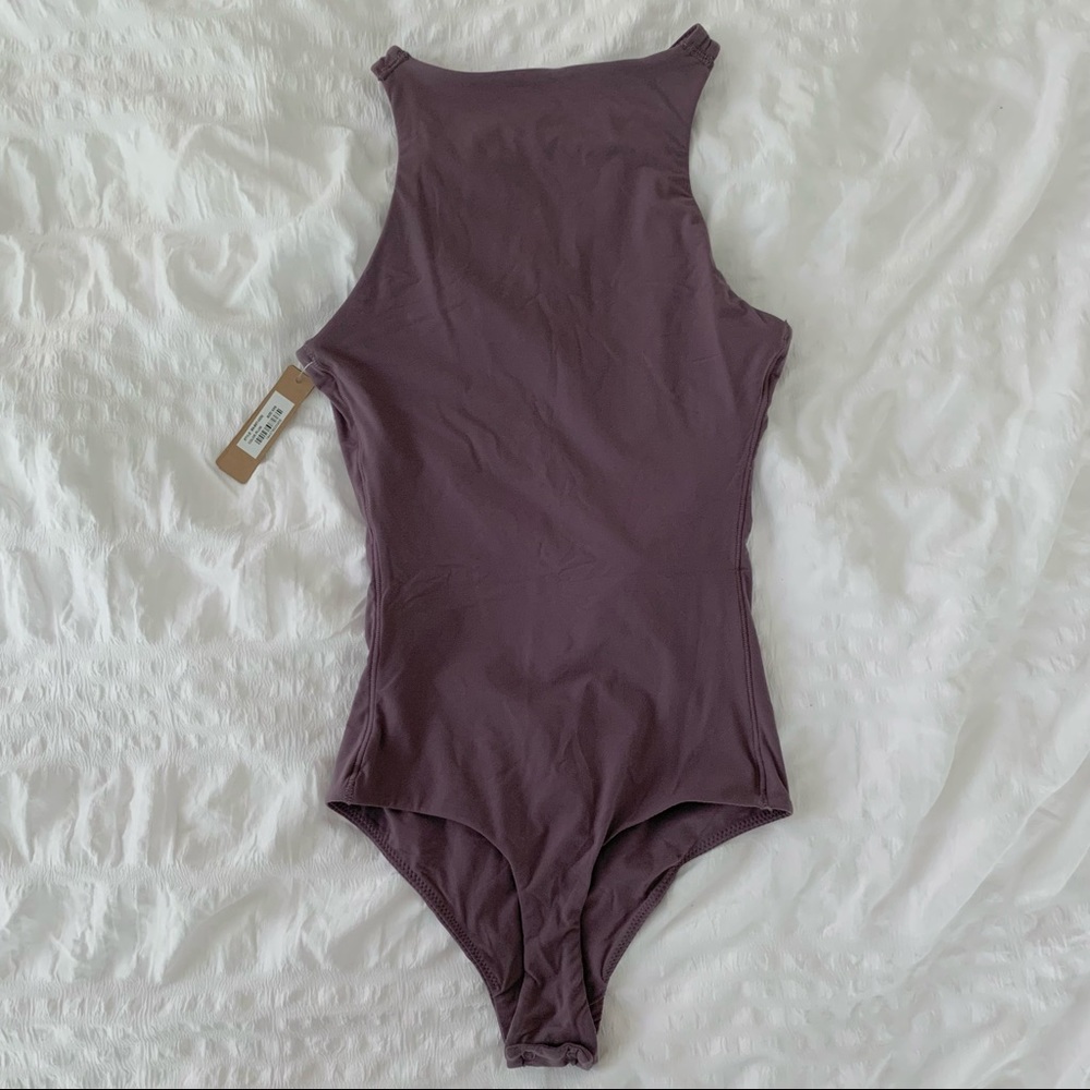 Skims Fits Everybody High Neck Bodysuit Plum - Picture 7 of 8